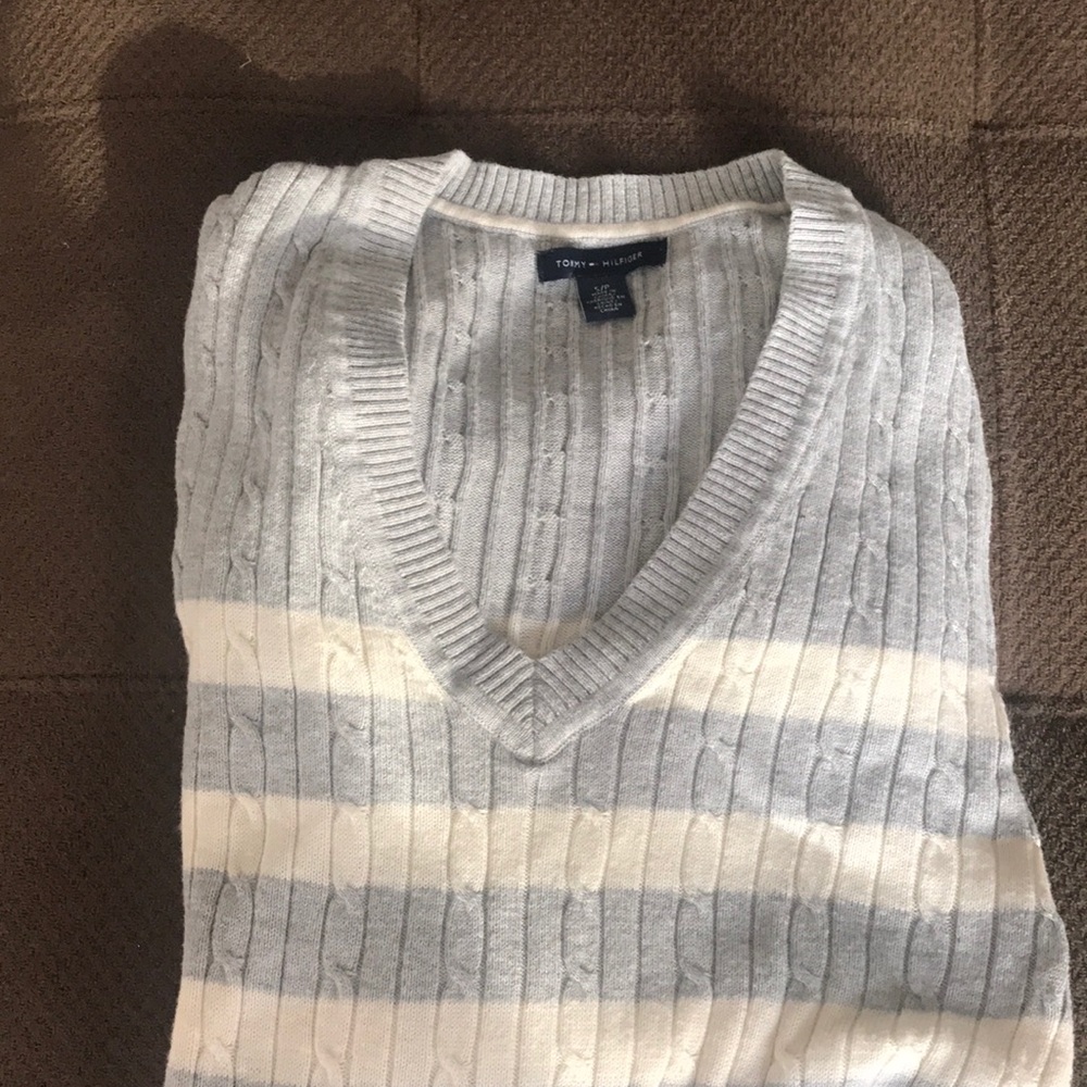 Tommy sweater